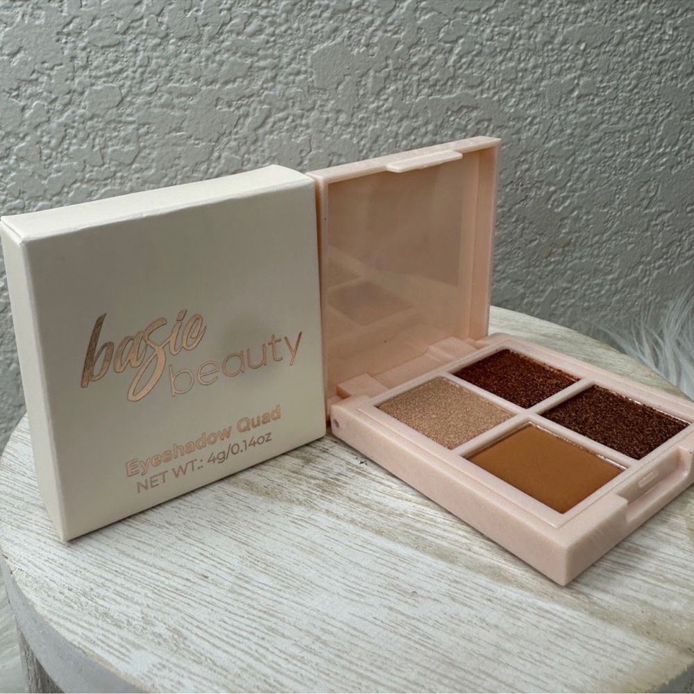 $5‎ 🌙 Basic Beauty Eyeshadow Quad In Hot Cocoa Bomb 💣🆕